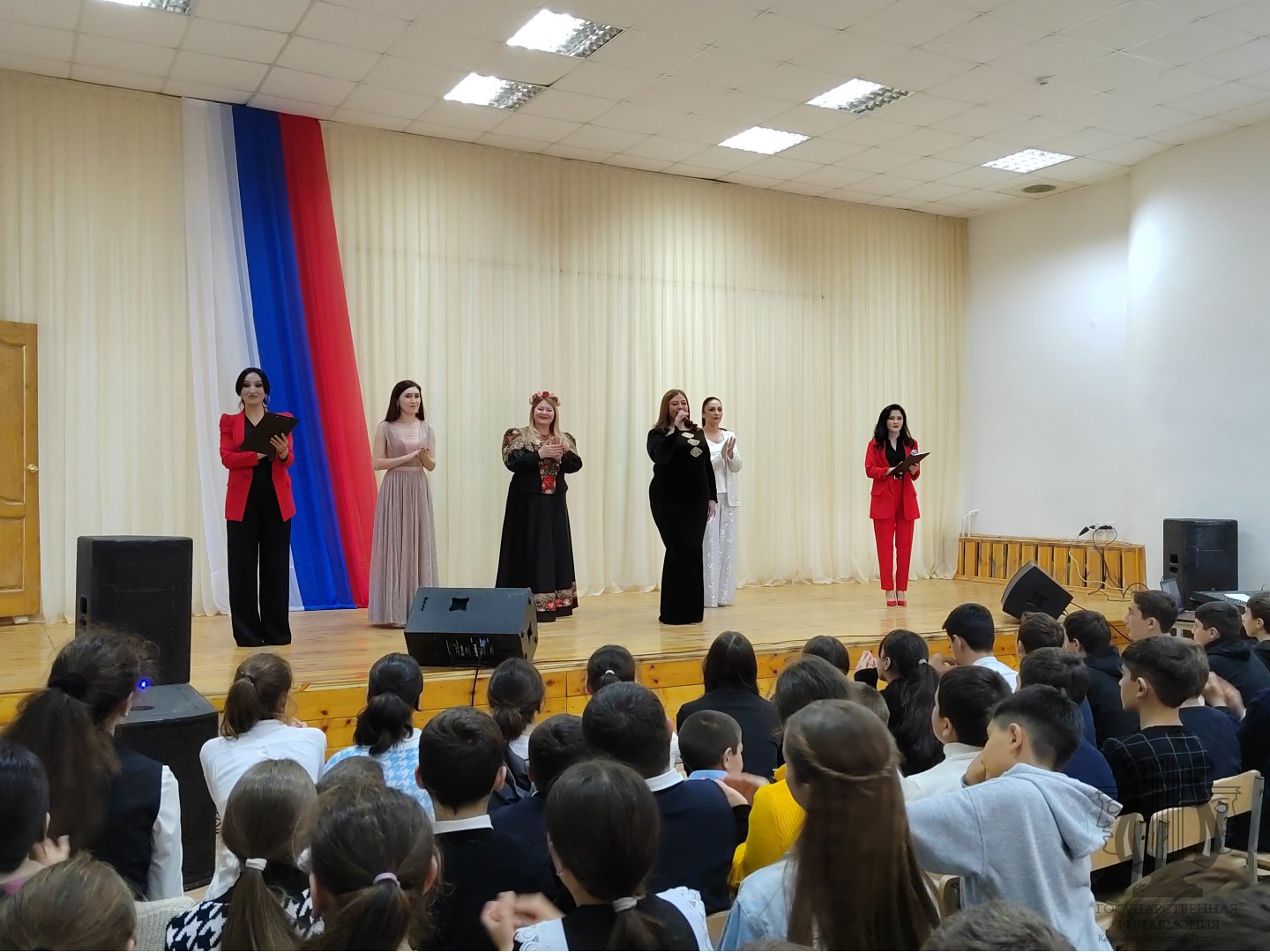 В Инжич-Чукунской школы прошел концерт «Осенние мелодии»